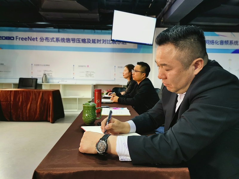 喜慶二 奮進新征程丨ZOBO羞羞APP大全組織全體黨員及員工代表集體收看黨的二召開盛況直播