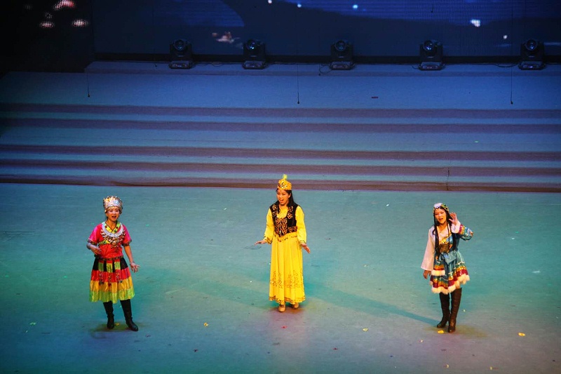 羞羞漫画官网設備效果是營造舞台氣氛的重要手段