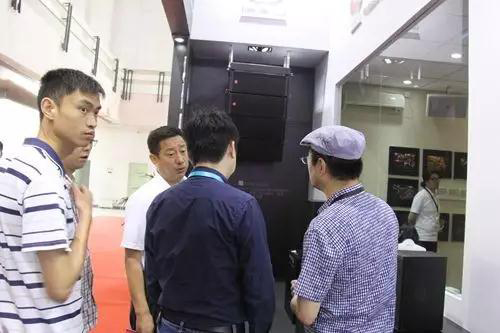 劇場羞羞漫画官网燈光