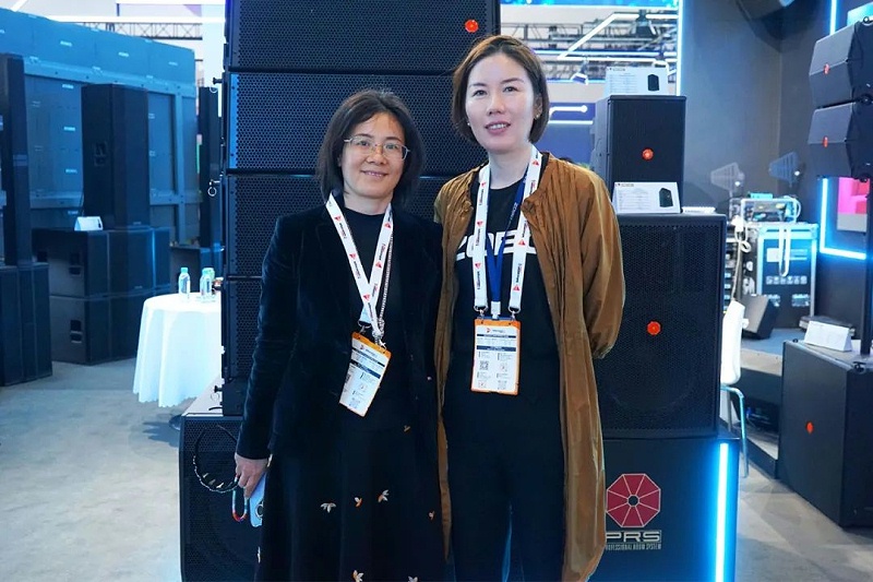 6直擊展會首日盛況丨ZOBO羞羞APP大全2025北京InfoComm展