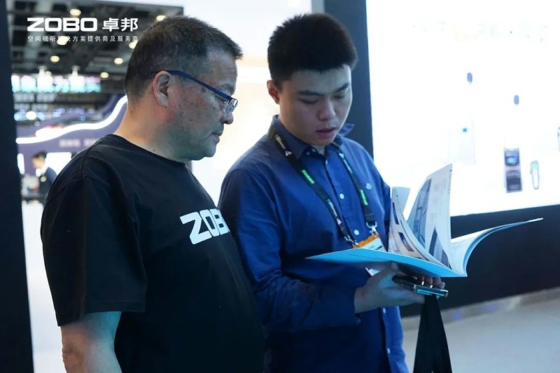 8直擊展會首日盛況丨ZOBO羞羞APP大全2025北京InfoComm展