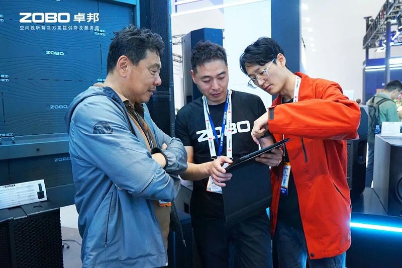 2聚焦展會盛況丨北京infocomm展 ZOBO羞羞APP大全展會第二天 熱度依舊不減 好評如潮