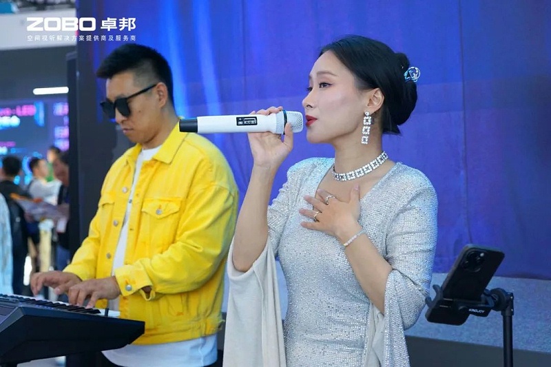 3聚焦展會盛況丨北京infocomm展 ZOBO羞羞APP大全展會第二天 熱度依舊不減 好評如潮