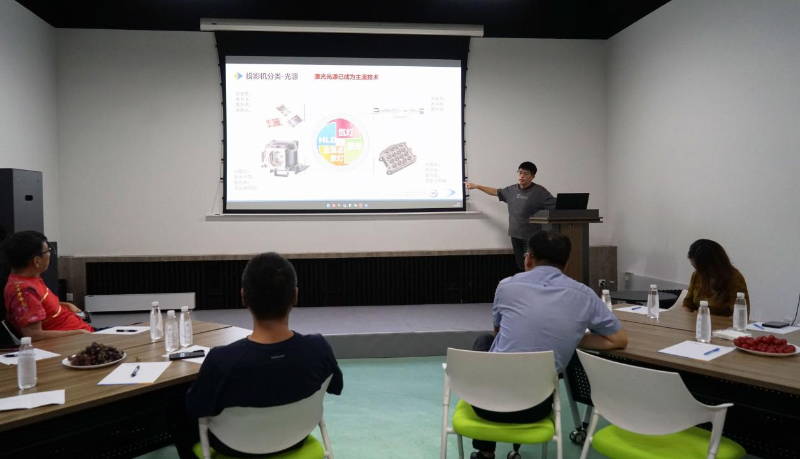 15走訪考察新會員，小組技術交流共謀發展丨ZOBO羞羞APP大全董事長張新峰以北京聲光視訊行業協會會長身份走訪交流