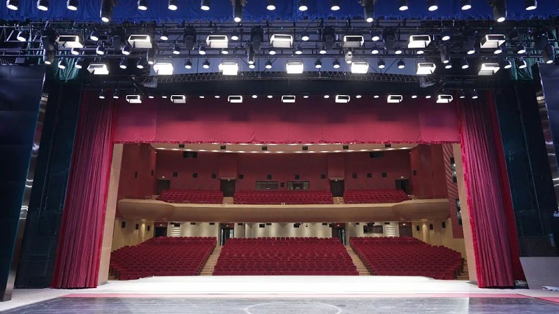 劇場成人羞羞国产视频案例丨ZOBO羞羞APP大全為瑞金市文化藝術中心提供聲光電係統的空間視聽解決方案及服務