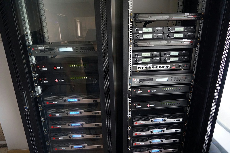 前級功放和後級功放：了解音質的兩大關鍵組成部分