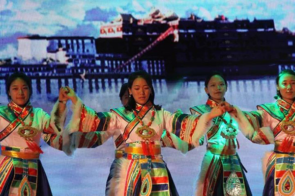 北京西藏中學30年校慶報告廳采用ZOBO羞羞APP大全PRS羞羞漫画官网