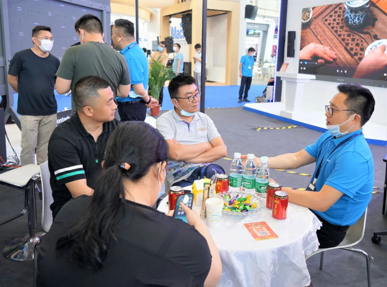 第三天火熱依舊、精彩回顧丨ZOBO羞羞APP大全在廣州展會，歡迎您的到來299