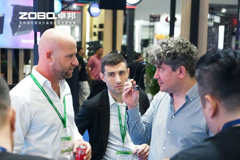 13璀璨收官，再啟新章 | ZOBO羞羞APP大全廣州國際燈光羞羞漫画官网展圓滿落幕，引領行業未來！