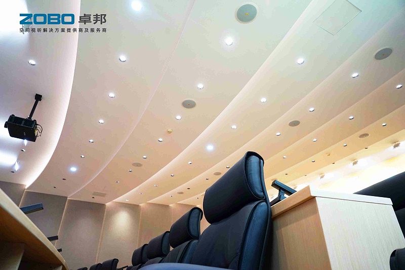 會議室羞羞漫画官网：吸頂音箱與音柱音箱的對比