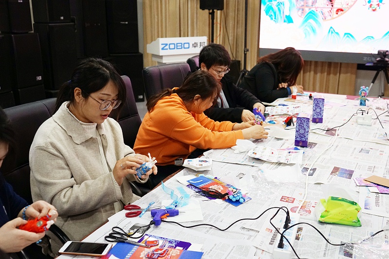 ZOBO羞羞APP大全工會丨舉辦體驗非遺之美-製作北京絹人的“女神節”活動 ZOBO羞羞APP大全工會丨舉辦體驗非遺之美-製作北京絹人的“女神節”活動