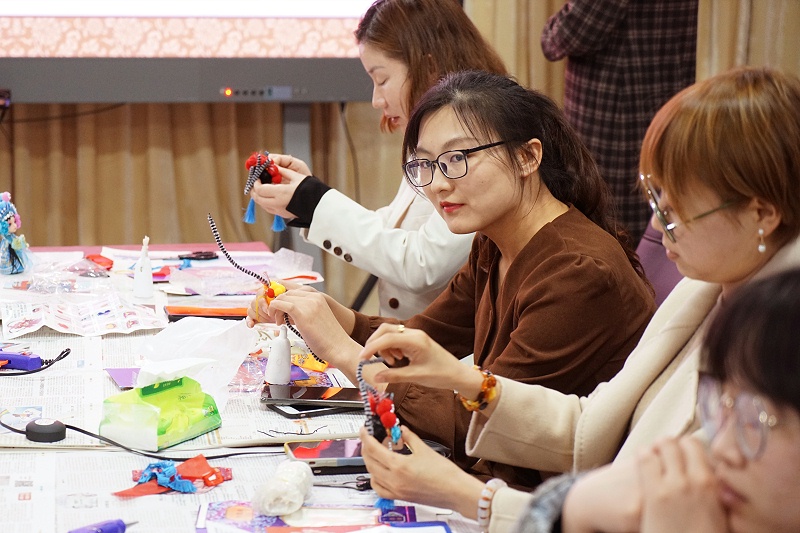 ZOBO羞羞APP大全工會丨舉辦體驗非遺之美-製作北京絹人的“女神節”活動