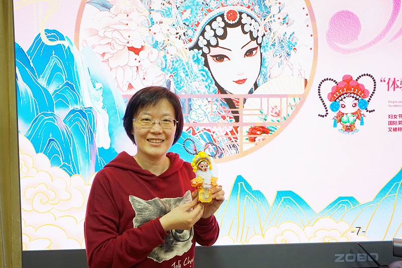 ZOBO羞羞APP大全工會丨舉辦體驗非遺之美-製作北京絹人的“女神節”活動 ZOBO羞羞APP大全工會丨舉辦體驗非遺之美-製作北京絹人的“女神節”活動