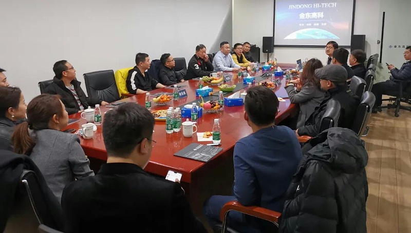 ZOBO羞羞APP大全董事長張新峰考察新會員企業