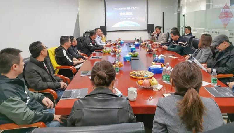 ZOBO羞羞APP大全董事長張新峰以北京聲光視訊行業協會會長身份考察新會員企業